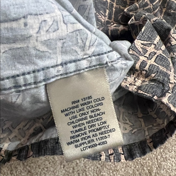 Island Shores Men's Aloha Shirt Patterned Button Down Shirt Size Small - Picture 8 of 9